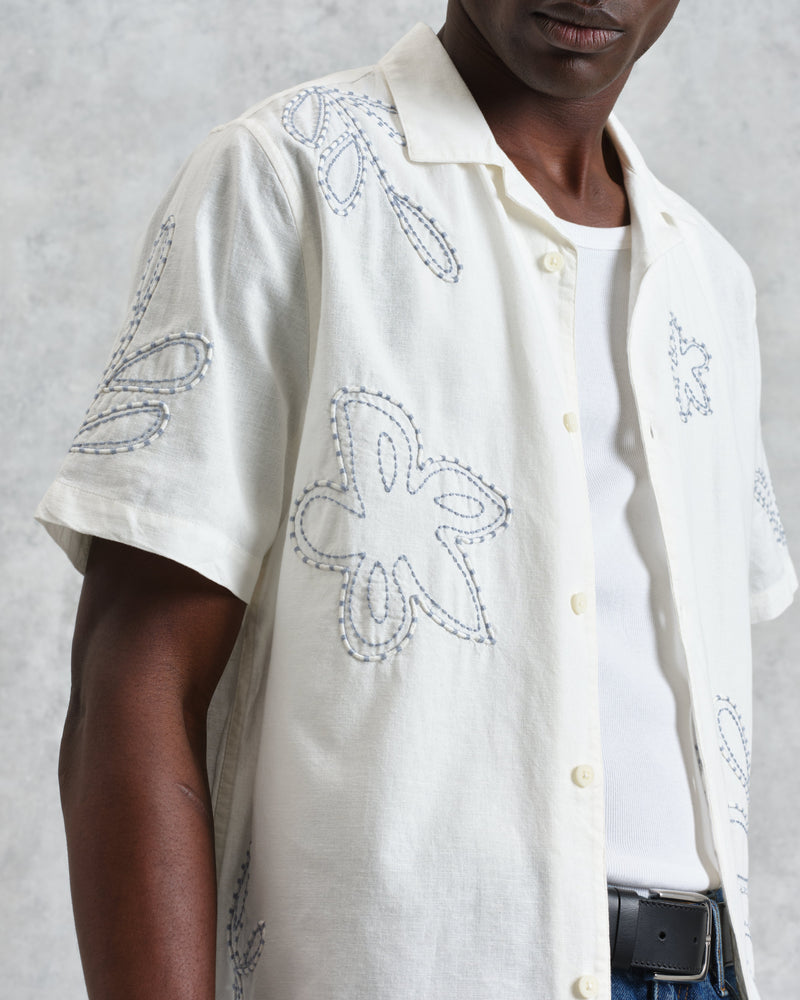 Didcot - Ecru Floral Embroidered Short-Sleeve Shirt