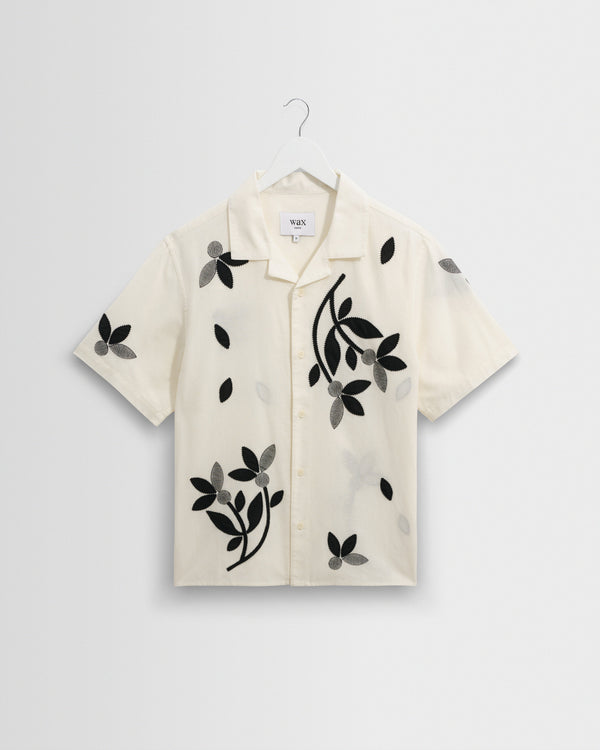 wax london men's Didcot - Ecru And Black Bloom Applique Short-Sleeve Shirt
