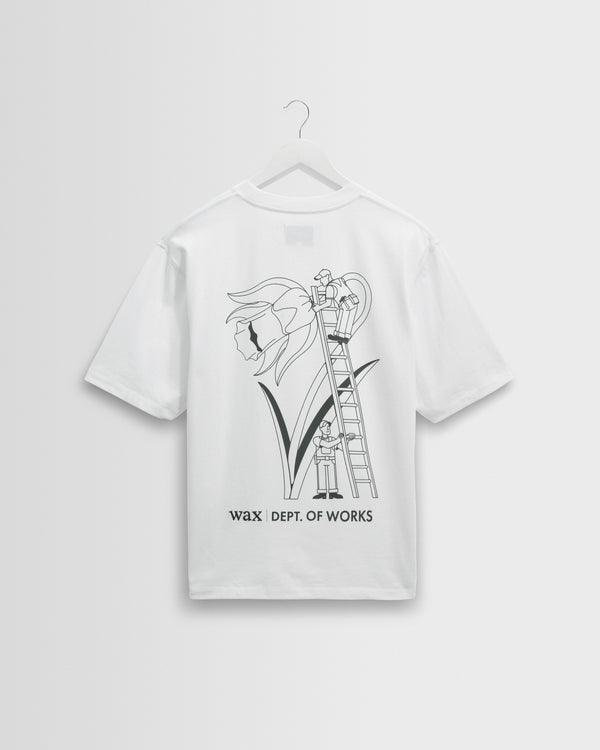 wax london men's Milton - White Daffodil Graphic Organic Cotton T-Shirt
